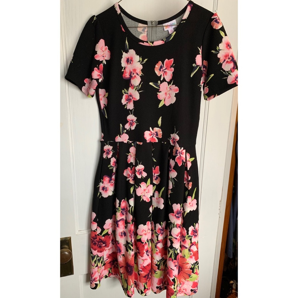 Lularoe UNICORN Amelia Floral dress